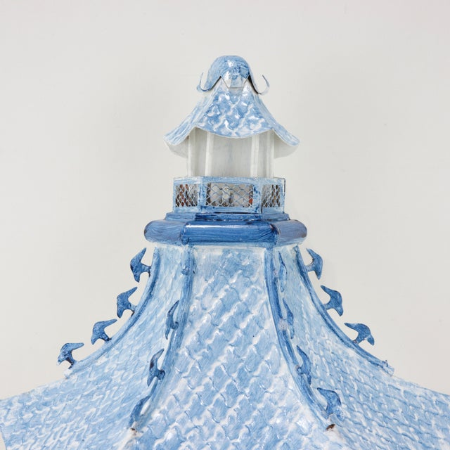 A Pair of Vintage Brighton Blue and White Chinese-Style Pagoda Wall Lamps For Sale In New York - Image 6 of 17