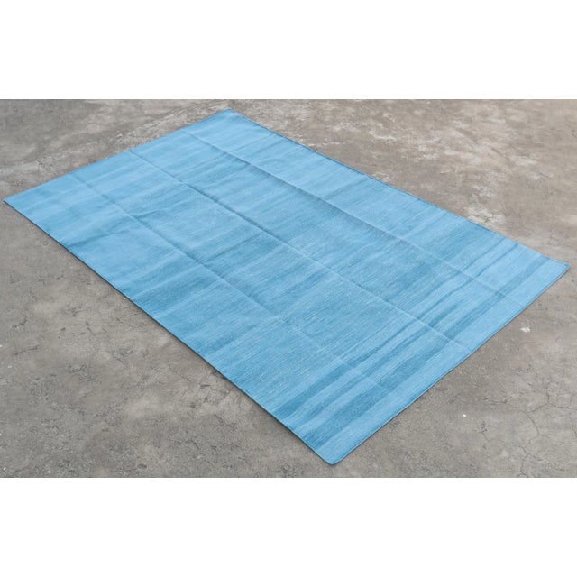 Mid-Century Modern Handmade Cotton Vegetable Dyed Reversible Solid Sky Blue Rug Dhurrie - 9'x12' For Sale - Image 3 of 11