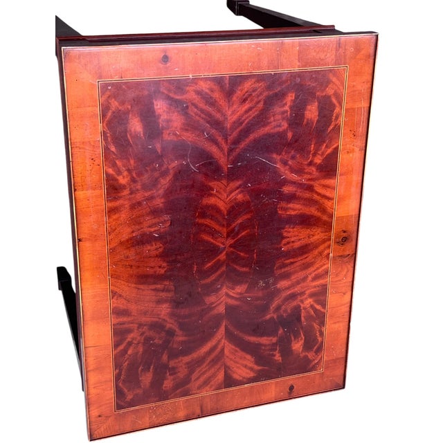 Wood Late 20th Century Hekman Crotch Mahogany Side Table For Sale - Image 7 of 18