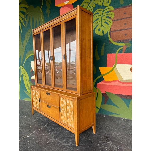 ブロイヒル broyhill アンティーク アメリカン　クラシック　飾棚　IZZ ブロイヒル broyhill アンティーク アメリカン クラシック 飾棚