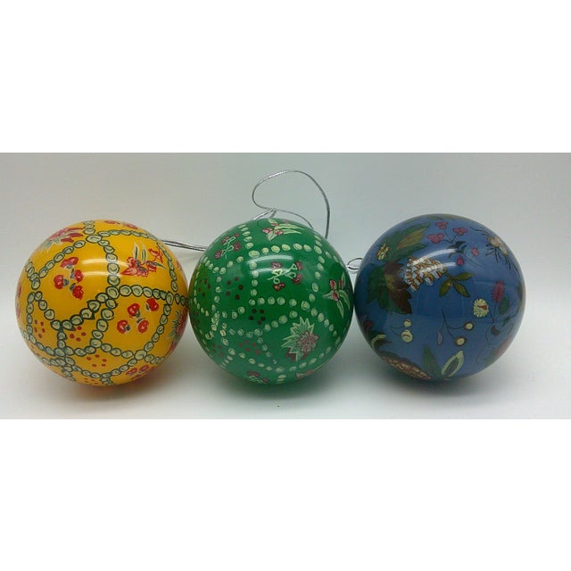 French Country Pierre Deux Avignonet French Country Floral Ornaments Vintage / Set of 3 - Original Box For Sale - Image 3 of 6