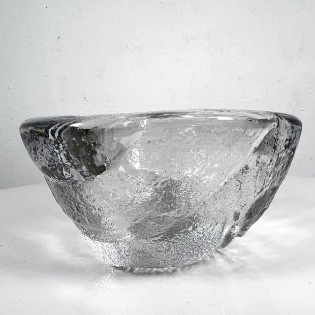 1960s 1960s Modern Heavy Art Glass Bowl Thick Rim Textured Ice Block For Sale - Image 5 of 11