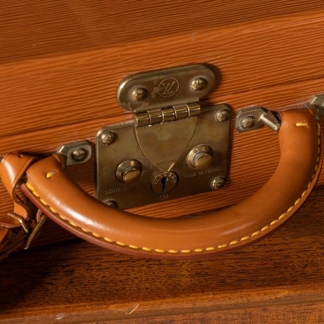 20th Century Presidential Briefcase in Orange Epi Leather from Louis Vuitton, France, 1993 For Sale - Image 18 of 18