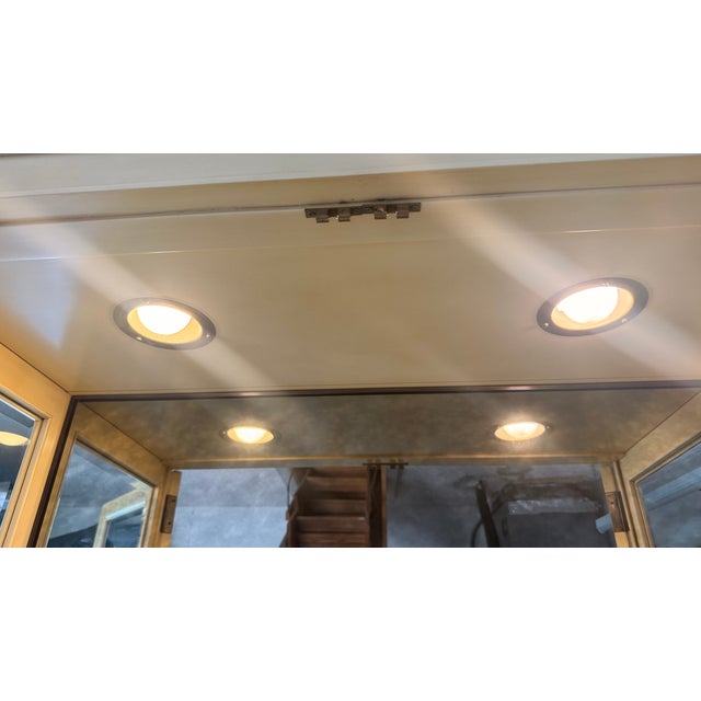 1980s John Widdicomb Neoclassical Lighted Display Cabinet in Cream Finish For Sale - Image 11 of 14