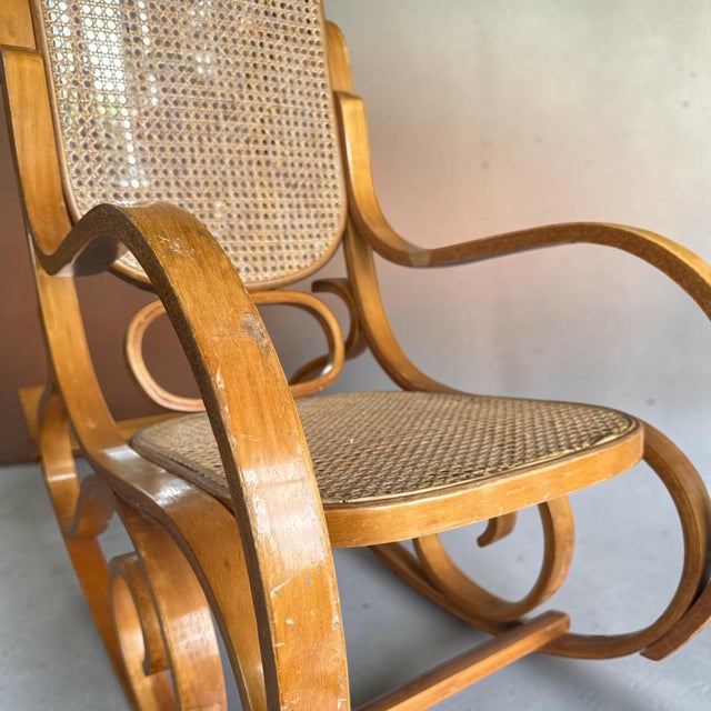 Brown Vintage Thonet-Style Bentwood Rocking Chair – C. 1970 For Sale - Image 8 of 14