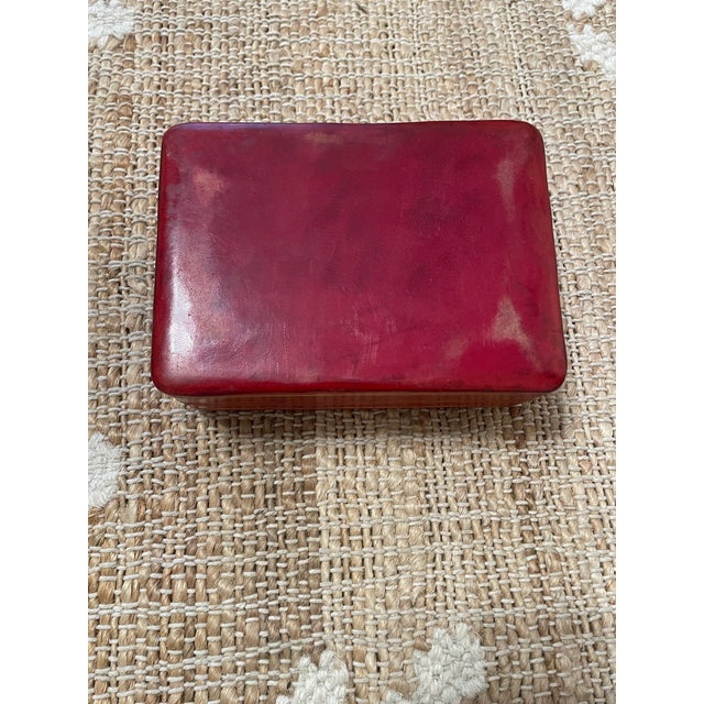 Vintage Italian Burgundy Leather Box Featuring Embossed Gold Fleur-De-Lis For Sale - Image 10 of 10