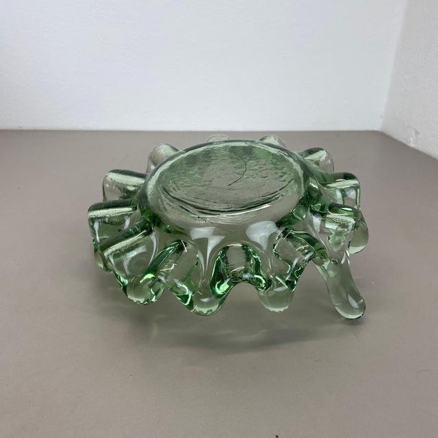 Large Brutalist Lucid Glass Shell Ashtray, France, 1970s For Sale - Image 16 of 18