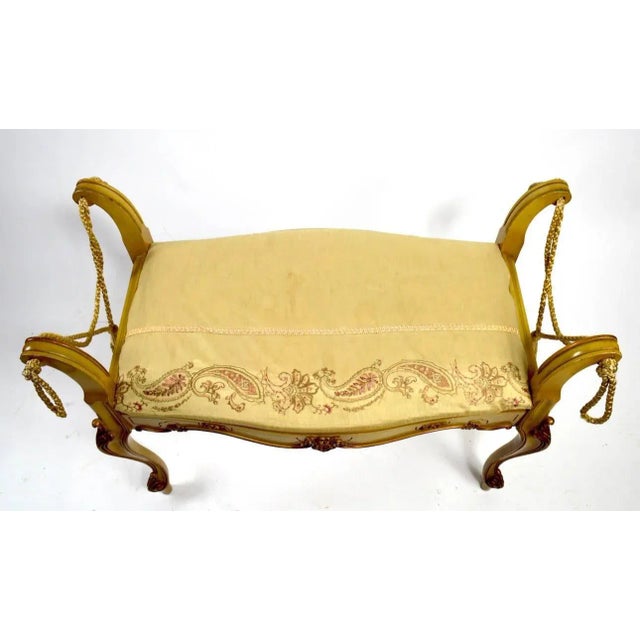 John Widdicomb Romantic Vanity Bench in the French or Italian Style For Sale - Image 4 of 10