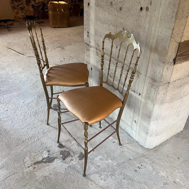 Metal 1950s Pair of Chiavari Side Chairs in Brass Italy For Sale - Image 7 of 8