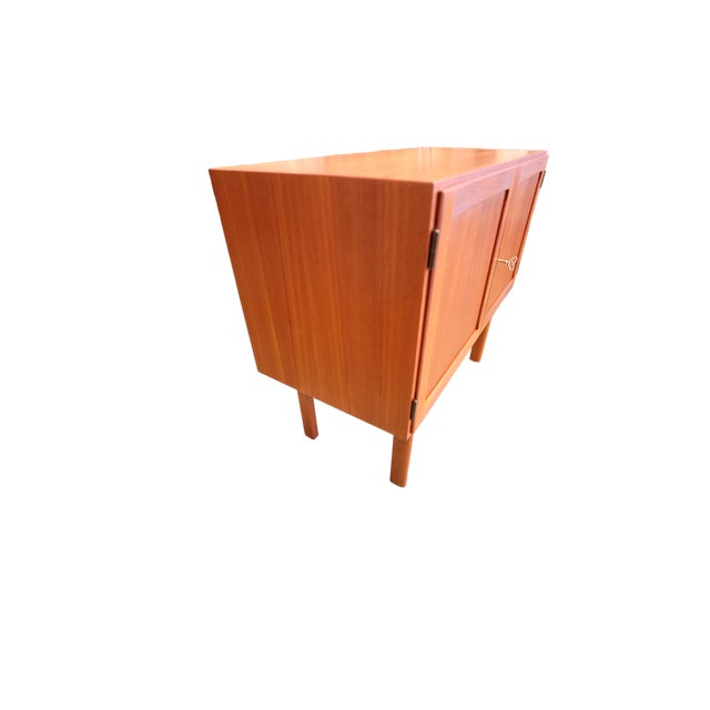 Mid-Century Modern Danish Neat Bar Cabinet in Teak with Bottle Storage, 1970s For Sale - Image 3 of 12