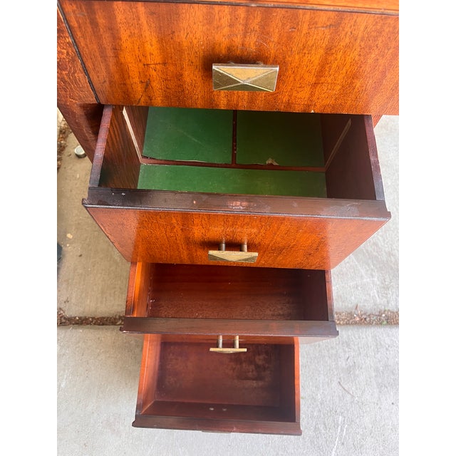 1940s Saginaw Furniture Shops "Expandomatic" Mahogany Desk-to-Dining Table For Sale - Image 16 of 18
