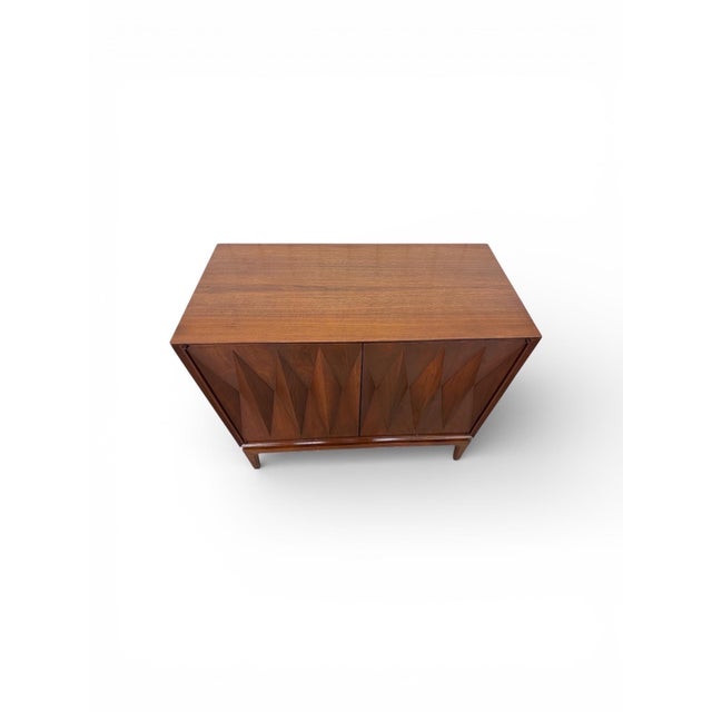 Mid-Century Modern Albert Parvin Style Walnut Bachelor Chest For Sale In Philadelphia - Image 6 of 8