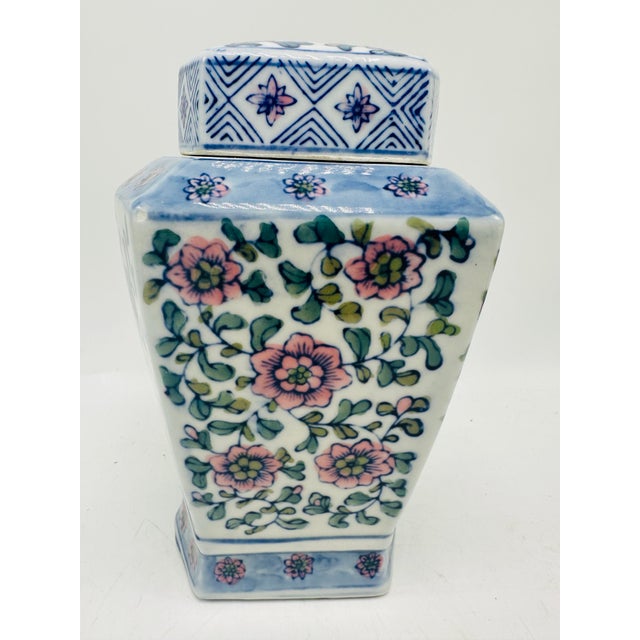 1980s Chinoiserie Lidded Vase For Sale - Image 5 of 8