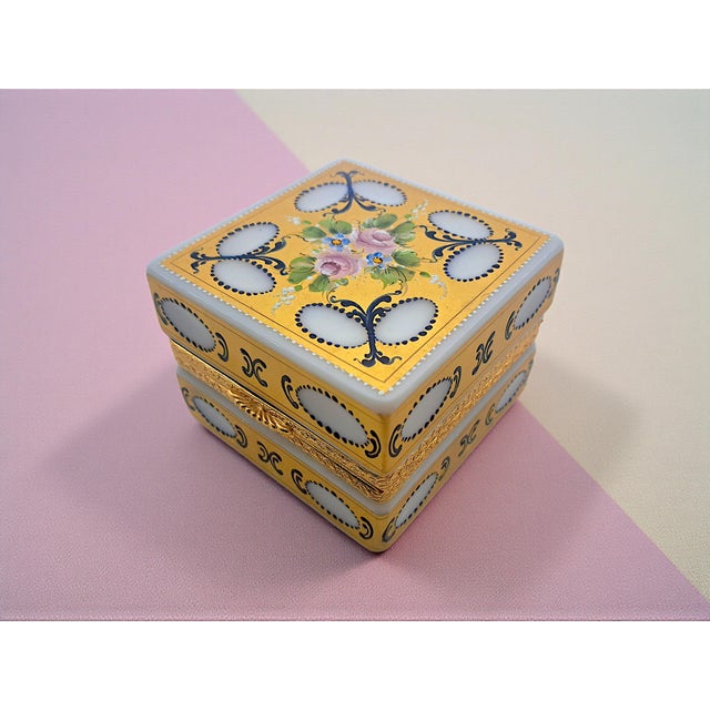 Murano Opaline Glass Jewelry Box from Andromeda Glassworks, 1970s For Sale - Image 9 of 9