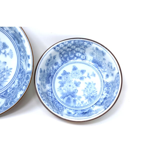 Vintage Japanese Imari-Style Porcelain Bowls — Matched Pair For Sale In Tampa - Image 6 of 10