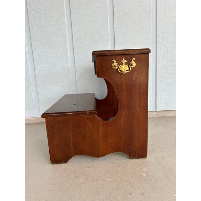 Brown 1980s Solid Wood Step Stool W/ Brass Handles-Georgian Style Bed/Library Step Stool-Cherry/Mahogany Finish-Display Shelves-Tiered Plant Stand For Sale - Image 8 of 12