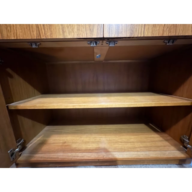 Brown Vintage Mid-Century Drexel Expandable Dry Bar Cabinet For Sale - Image 8 of 11