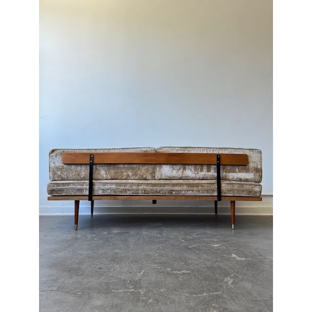 1950's Yugoslavian Daybed in Velvet For Sale - Image 9 of 15