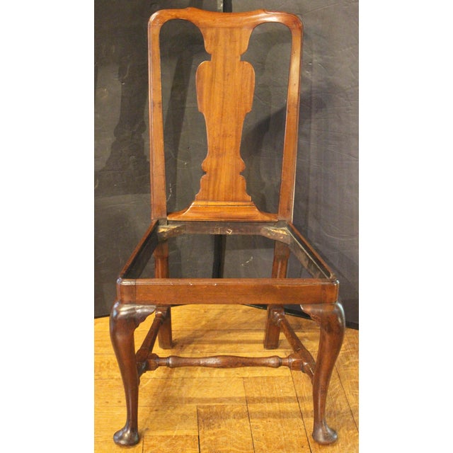 Queen Anne Pair of English Early-Mid 18th Century Queen Anne Side Chairs For Sale - Image 3 of 11