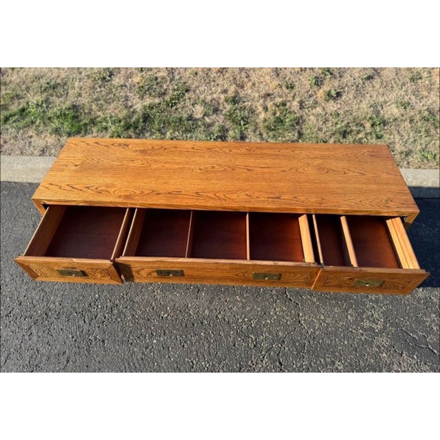 1970s Vintage Henredon Campaign-Style 7-Drawer Dresser Credenza With Brass Hardware For Sale - Image 5 of 6