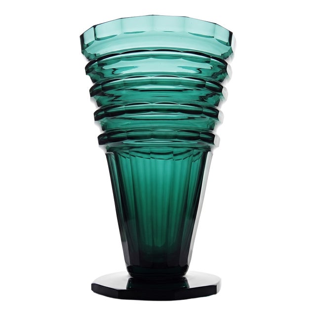 Large Antique Art Deco Vase in Cut Emerald Crystal, Bohemia, 1920s For Sale