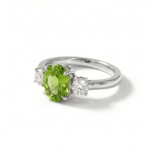 Contemporary Peridot & Cubic Zirconia Ring, Three Stone Engagement Ring Us 7 For Sale - Image 3 of 5