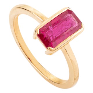 Modern Emerald Cut 1.38Ct Ruby Bezel Solitaire Ring in 14k Yellow Gold Size 5 For Sale