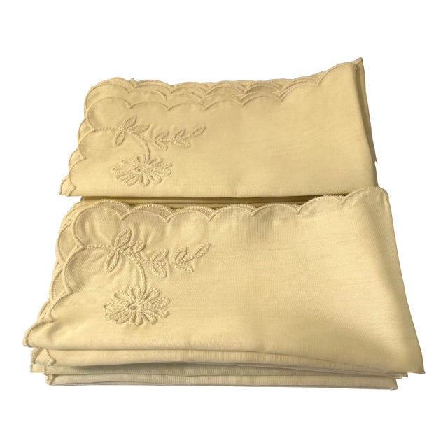 Vintage Dinner Napkins With Embroidered Details- Set of 10 For Sale