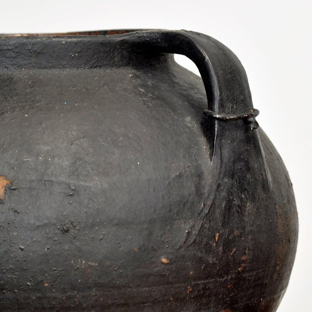 Mid 19th Century Antique Earthenware Pot from Moldova, 1850 For Sale - Image 5 of 7