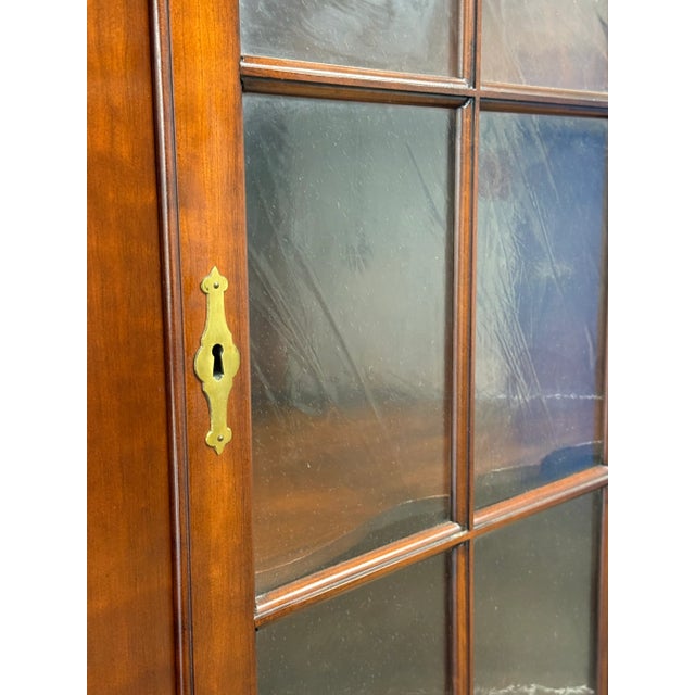 Wood Vintage Statton Georgian Oldtowne Cherry Corner Cabinet For Sale - Image 7 of 11