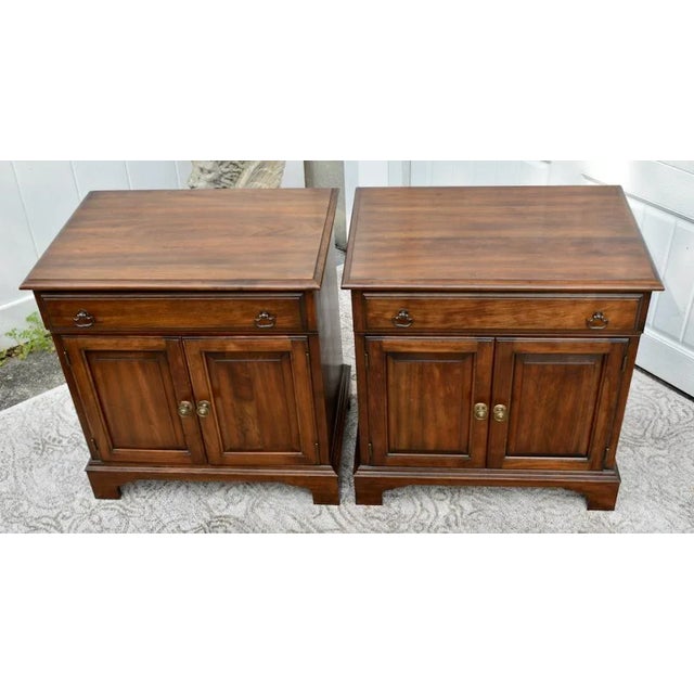 Pennsylvania House Cherry Nightstands Vintage Traditional Bedside Chest Pair For Sale In Philadelphia - Image 6 of 12