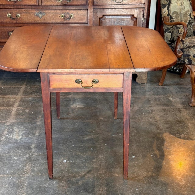 Traditional 19th Century Pembroke Drop-Leaf Table For Sale - Image 3 of 9