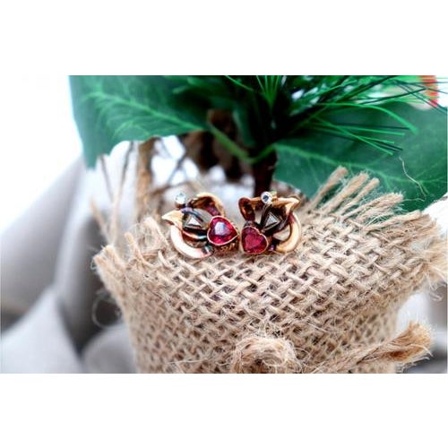 Art Deco Style Gold Earrings with Heart-Shaped Synthetic Stones, Set of 2 For Sale - Image 5 of 7