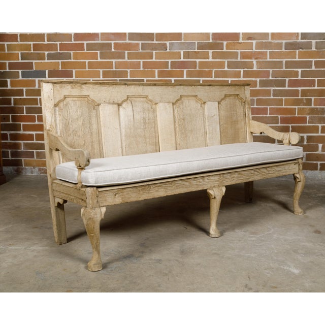 English 19th Century Oak Bench with Carved Back, Downswept Arms and Cushion For Sale In Atlanta - Image 6 of 12