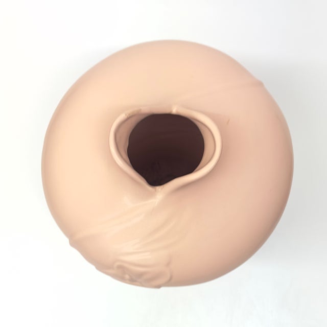 1980s 1980s Extra Large Matte Blush Vase With Relief Lilly Motif by Haeger, No 7100. Made in Usa For Sale - Image 5 of 10