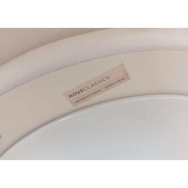 Eero Saarinen Tulip Table – Carrara Marble (Rove Concepts) For Sale - Image 4 of 4