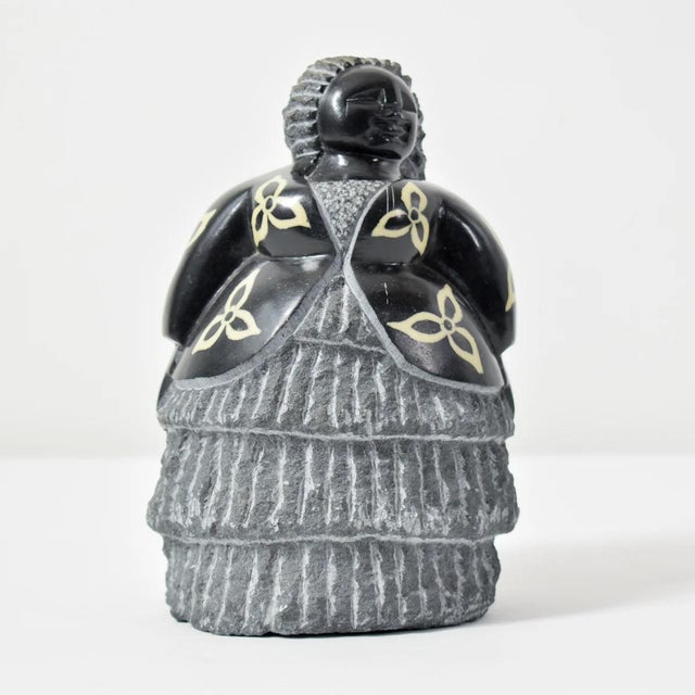 Black Early 20th Century Shona Stone Woman Sculpture In The Style of Colleen For Sale - Image 8 of 9