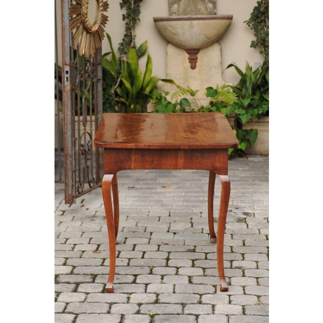 Italian 1780s Walnut Table with Quarter Veneer, Single Drawer and Cabriole Legs For Sale - Image 12 of 12