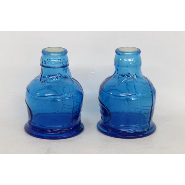 Mid-Century Modern Wheaton Nj Pocahontas Indian Herbs 2pc Pair Blue Glass Salt Pepper Shakers 4926b For Sale - Image 3 of 16