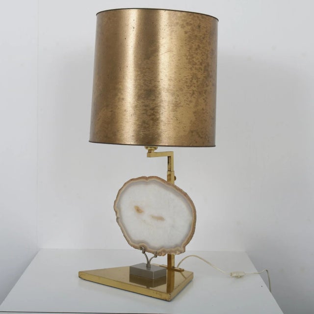 An elegant table lamp with a big piece of agate stone (in the manner of Willy Daro), manufactured in Belgium around 1970....