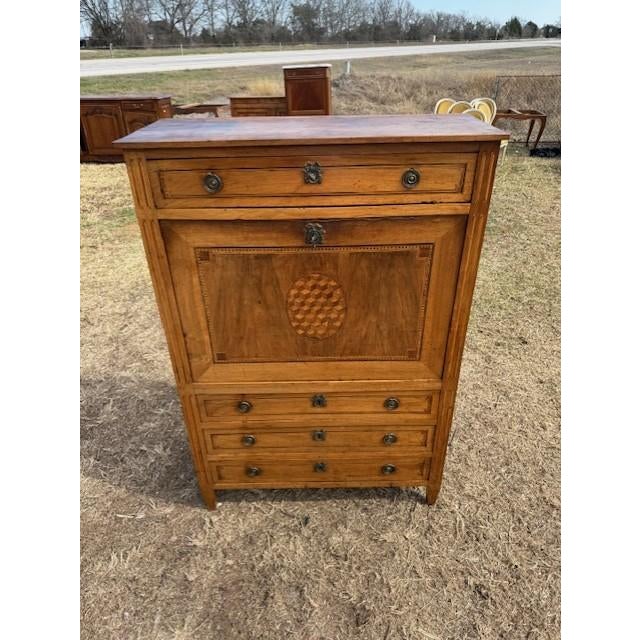 18th Century French Louis XVI Walnut Secretary Desk For Sale - Image 4 of 12