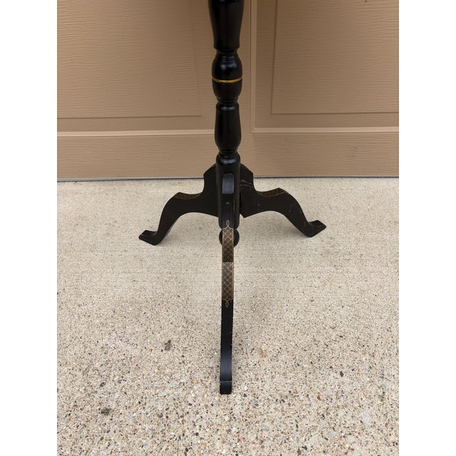 Chinoiserie 1940s Regency Chinoiserie Black Painted Walnut Side Table With Hand-Painted Scenes For Sale - Image 3 of 10