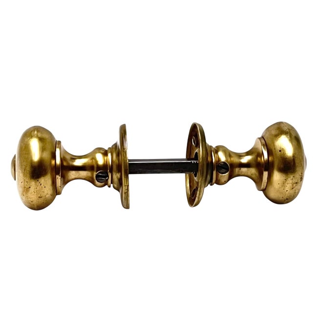 Art Deco 1930s American Cast Brass Art Deco Door Knobs W/ Rosettes. A Pair For Sale - Image 3 of 7