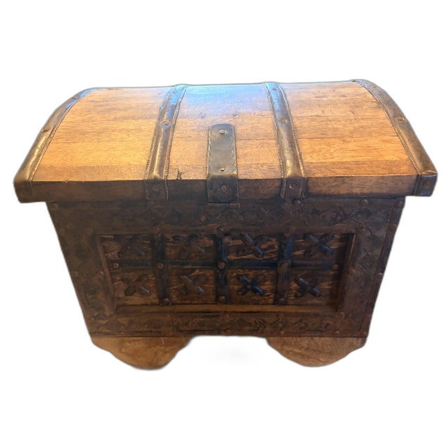 Small Vintage Carved Indian Wooden Chest, 1940s For Sale - Image 3 of 5