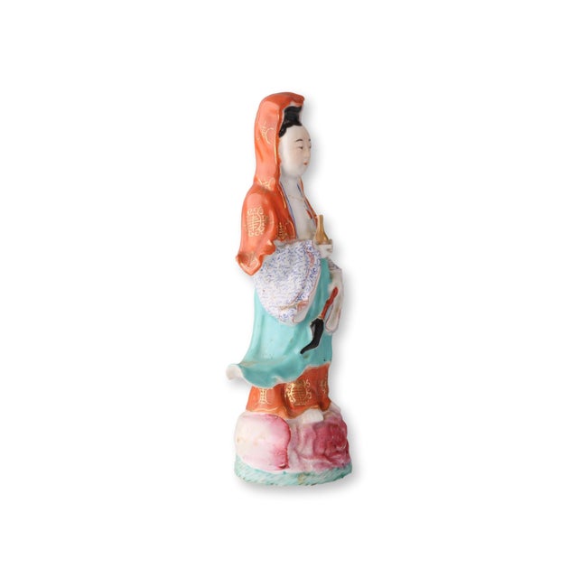 Chinese Porcelain Figurine of Guanyin For Sale In Los Angeles - Image 6 of 7