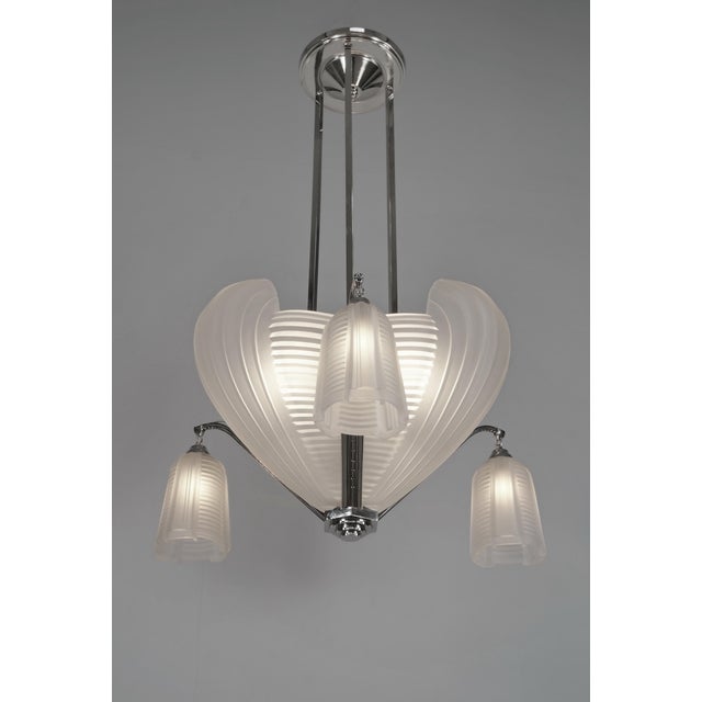 1930s Petitot & Muller Freres French Art Deco Nickeled Bronze & Frosted Glass Modernist Chandelier 1930s For Sale - Image 5 of 12