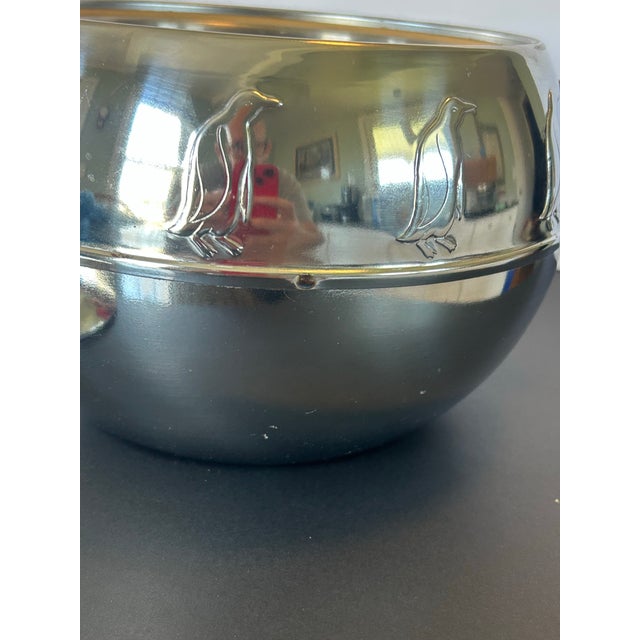 Vintage West Bend Penguin Hot & Cold Server Ice Bucket – Mid-Century Modern Chrome Barware With Wood Handles For Sale In Providence - Image 6 of 6