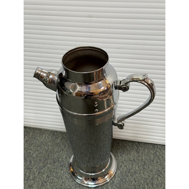 Vintage Art Déco Style Silver-Toned Cocktail Shaker For Sale - Image 10 of 12