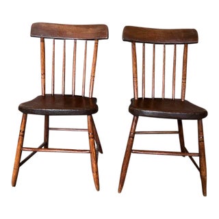 19th Century Pair of Antique American Primitive Style Spindle Back Pine Windsor Side Chairs For Sale