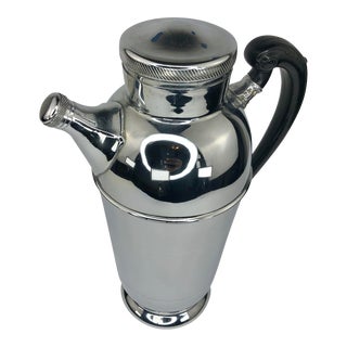 Vintage Farber Brothers Chrome-Plated Cocktail Shaker With Black Bakelite Handle For Sale